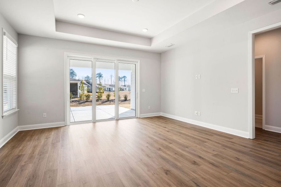 Spacious, unfurnished interior of a new home in Del Webb Savannah at Heartwood, Richmond Hill (Image 23).