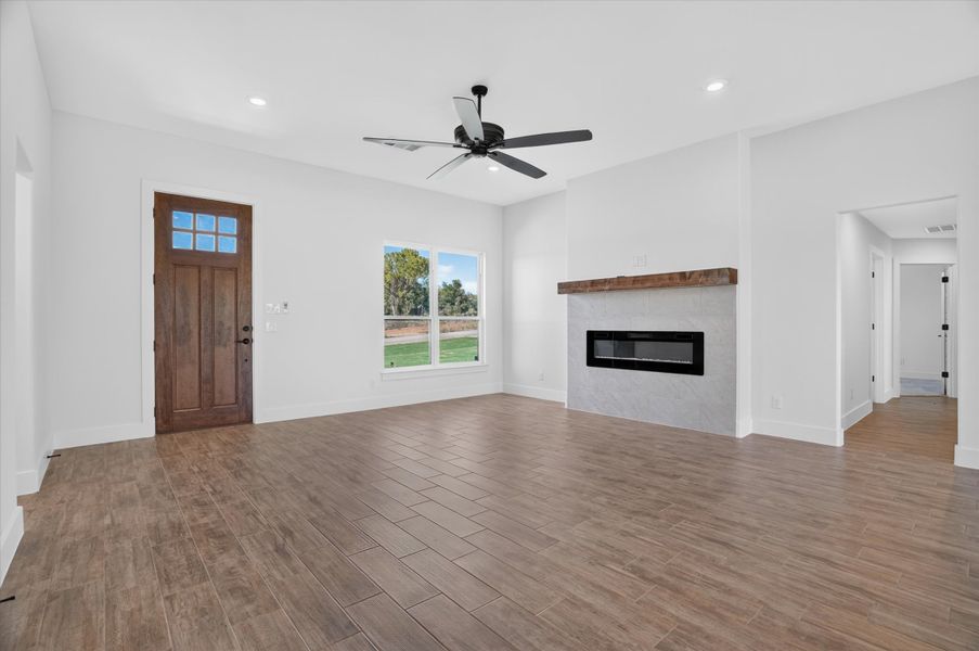 Spacious, unfurnished interior of a new home in Taylor Ranch, Springtown (Image 18).