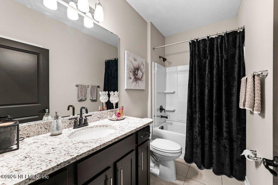 Furnished interior view inside a new home in , Middleburg (Image 6).