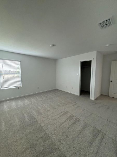 Spacious, unfurnished interior of a new home in Anniston, Katy (Image 23).