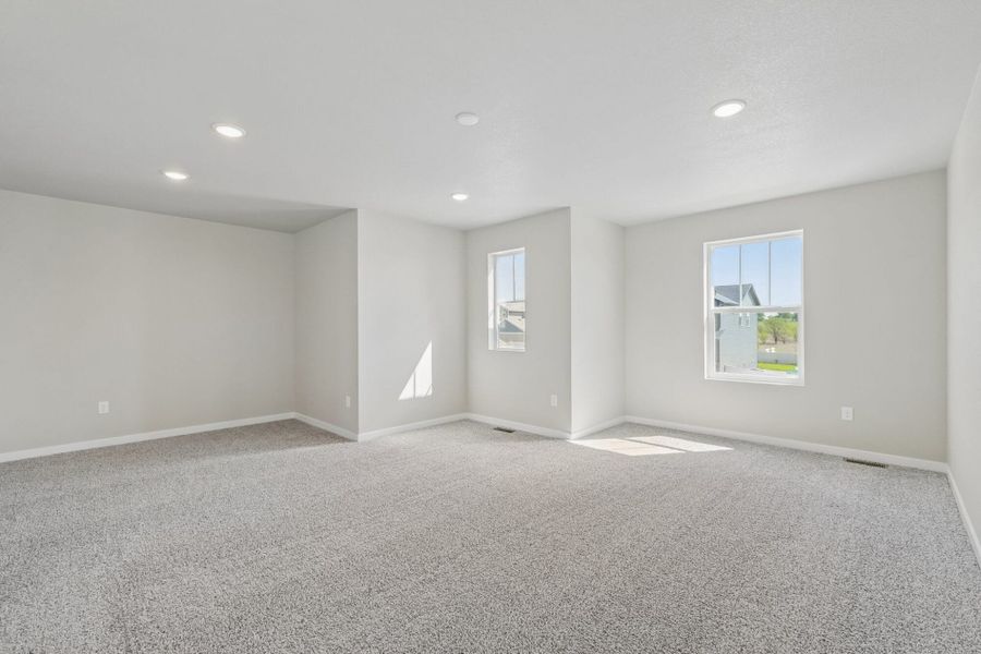 Spacious, unfurnished interior of a new home in Aspen Ranch, Fountain (Image 36).