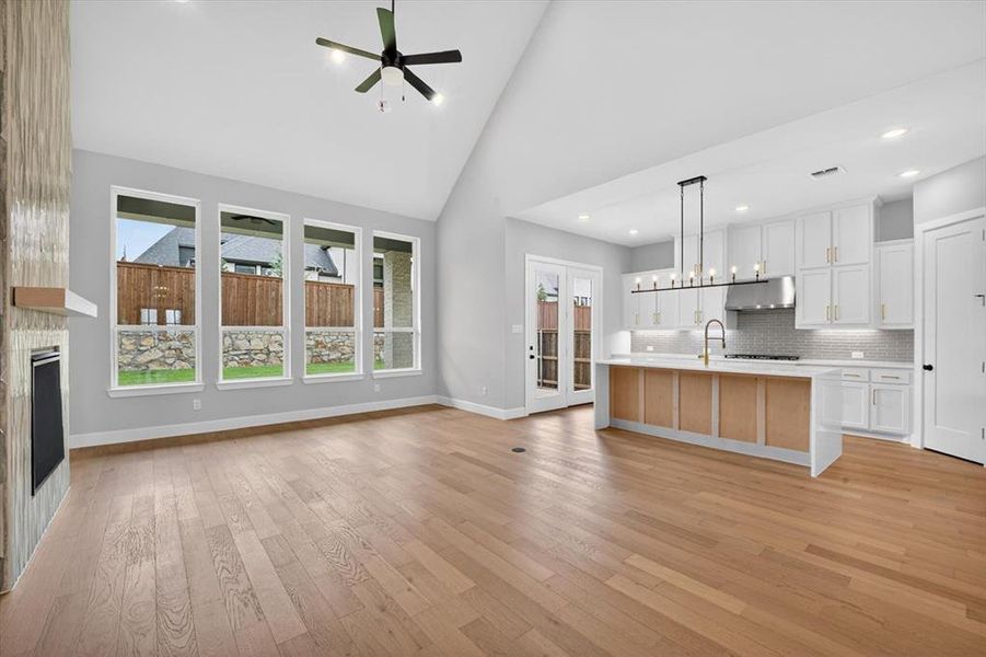 Spacious, unfurnished interior of a new home in Quail Hollow, Rockwall (Image 10). Spacious, unfurnished interior of a new home in Quail Hollow, Rockwall (Image 10).