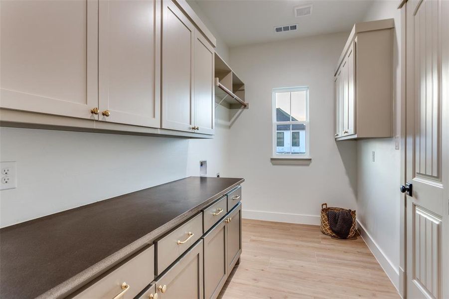 Furnished interior view inside a new home in , Waxahachie (Image 17).