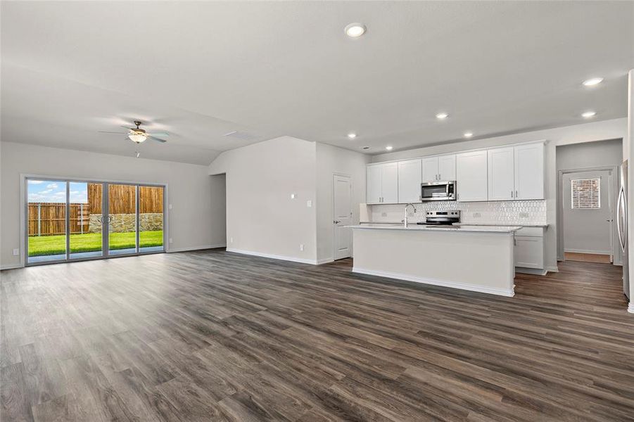 Image 20 of a home in Stratton Place.