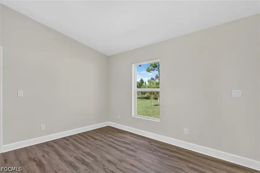 Spacious, unfurnished interior of a new home in Cape Coral, Cape Coral (Image 18).