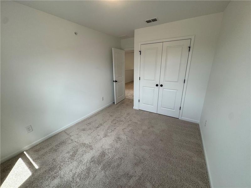 Spacious, unfurnished interior of a new home in Laurelwood, Douglasville (Image 35).