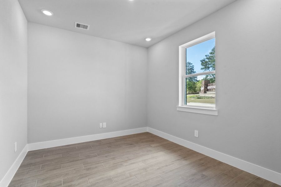 Spacious, unfurnished interior of a new home in Montgomery Ridge, Montgomery (Image 21).