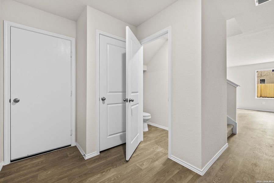 Spacious, unfurnished interior of a new home in Spring Valley, New Braunfels (Image 14).