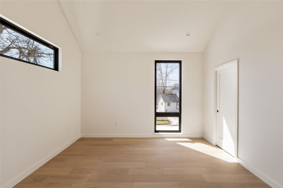 Spacious, unfurnished interior of a new home in , Austin (Image 18).