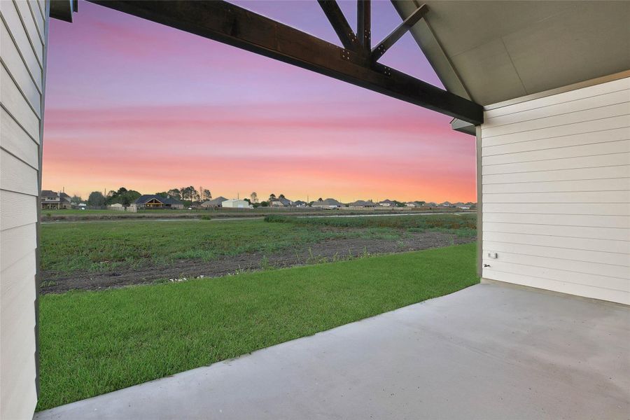 Exterior details and patio area of a home in Magnolia Bend, Rosharon (Image 28).