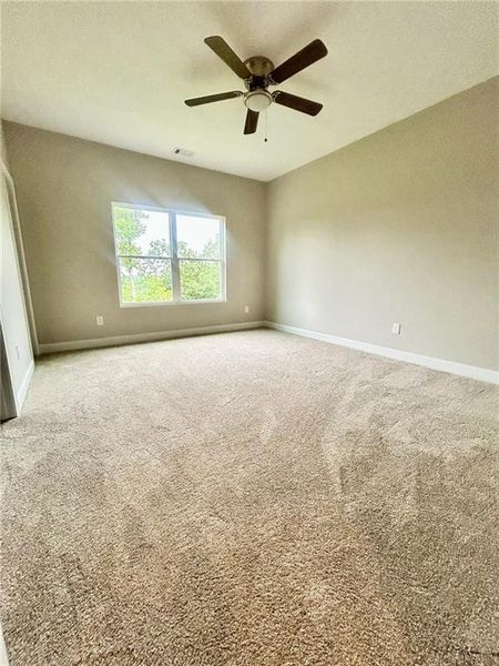 Spacious, unfurnished interior of a new home in , Atlanta (Image 33).