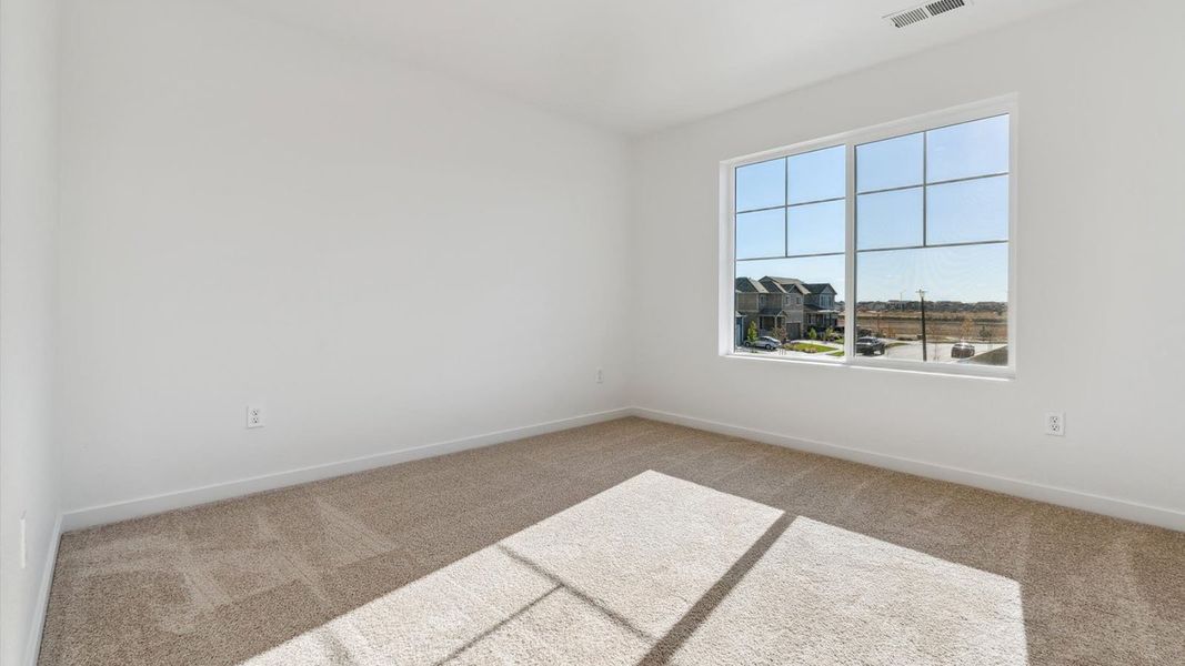 Spacious, unfurnished interior of a new home in Vista Meadows, Fort Lupton (Image 17).
