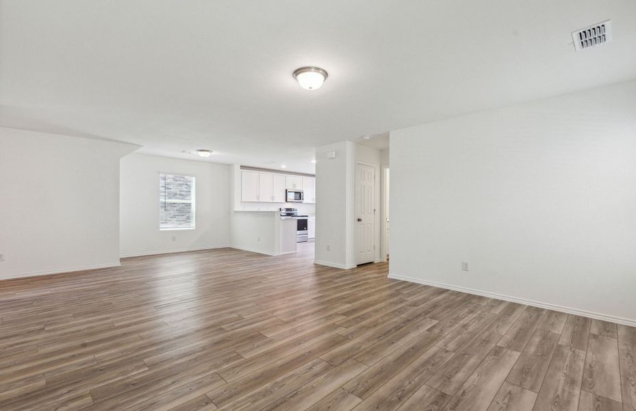 Gathering & Dining Area