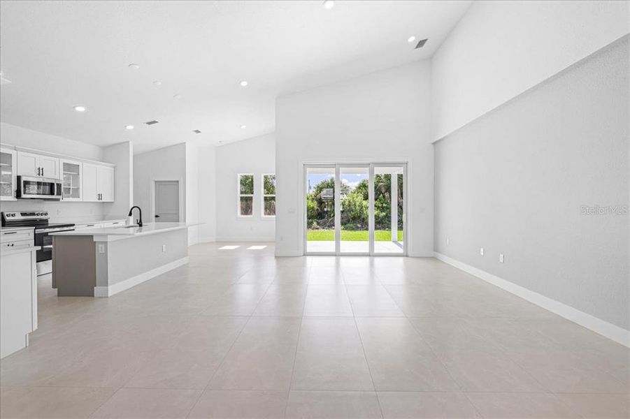 Spacious, unfurnished interior of a new home in , Port Charlotte (Image 22).