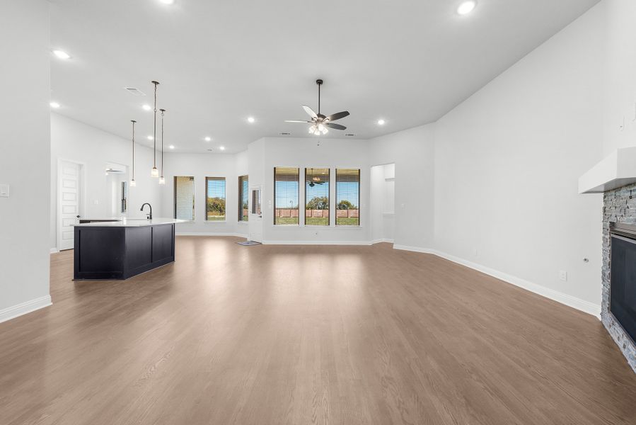 Spacious, unfurnished interior of a new home in Levante, Waxahachie (Image 17). Spacious, unfurnished interior of a new home in Levante, Waxahachie (Image 17).
