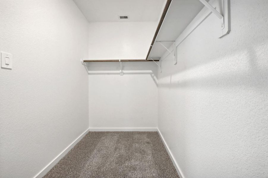 Spacious, unfurnished interior of a new home in , Conroe (Image 34).