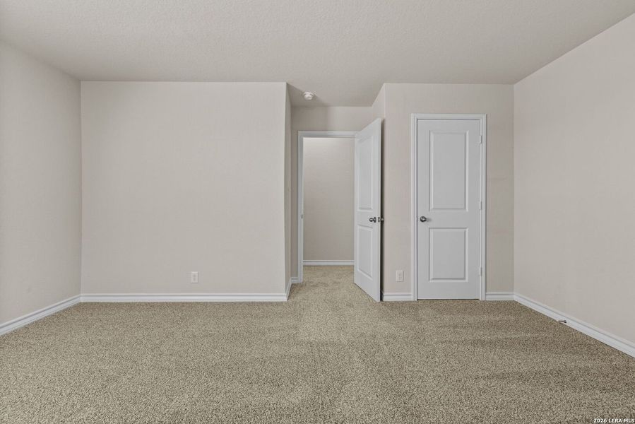 Spacious, unfurnished interior of a new home in Redbird Ranch, San Antonio (Image 21).