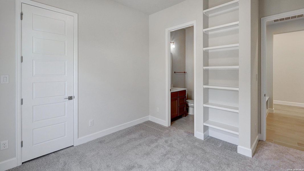 Spacious, unfurnished interior of a new home in The Ranches at Creekside, Boerne (Image 28).