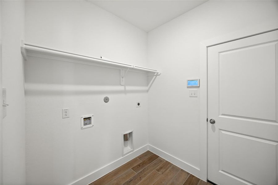 Spacious, unfurnished interior of a new home in River Ranch Meadows, Dayton (Image 16).