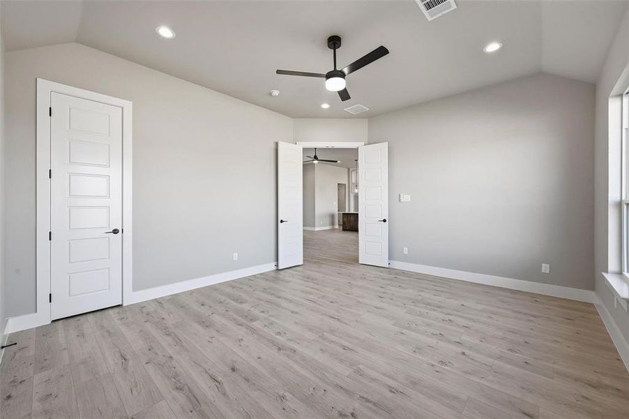 Spacious, unfurnished interior of a new home in Rocky Top Ranch, Reno (Image 29). Spacious, unfurnished interior of a new home in Rocky Top Ranch, Reno (Image 29).
