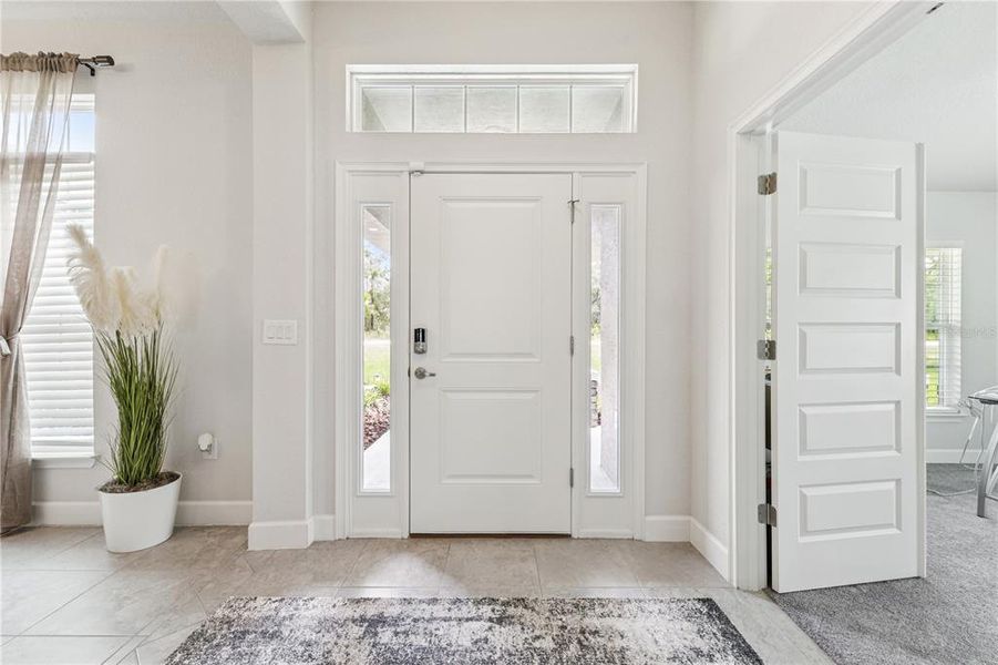 Spacious, unfurnished interior of a new home in Royal Highlands, Brooksville (Image 21).