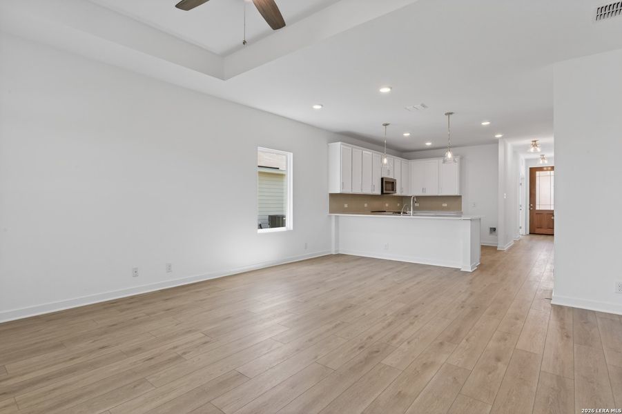 Spacious, unfurnished interior of a new home in Saddlebrook Ranch, Schertz (Image 31).