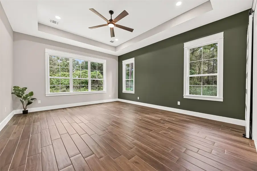 Spacious, unfurnished interior of a new home in , Plantersville (Image 19).