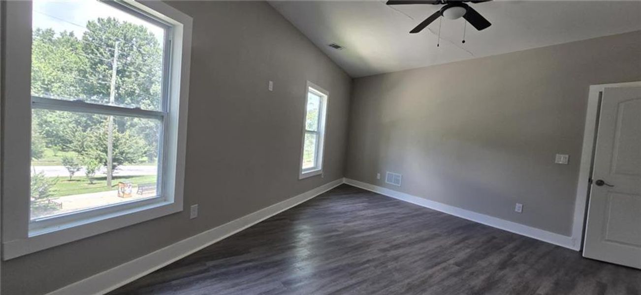 Spacious, unfurnished interior of a new home in , Atlanta (Image 18).