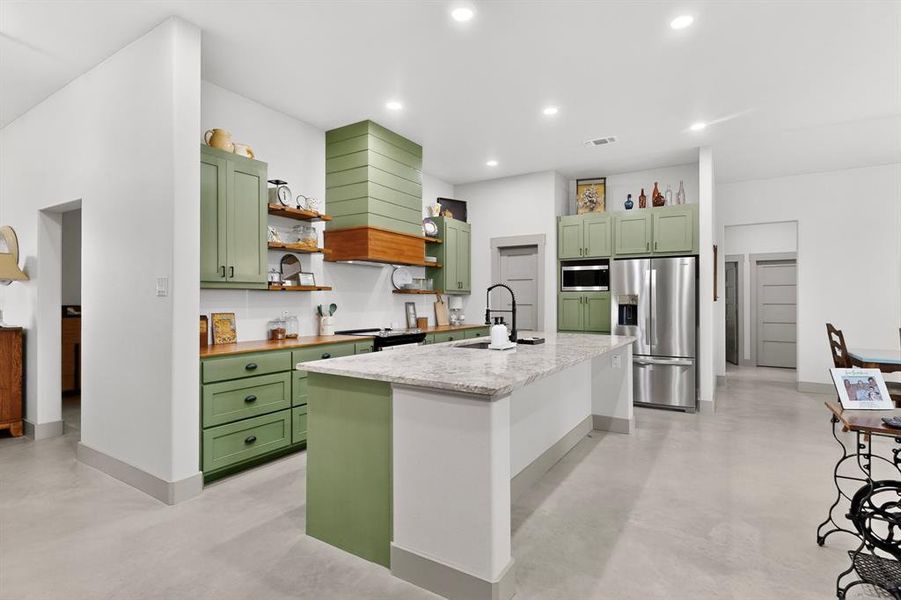 Furnished interior view inside a new home in , Whitewright (Image 14).