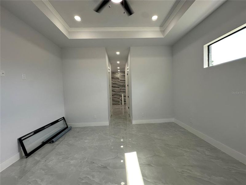 Spacious, unfurnished interior of a new home in , Cape Coral (Image 14).