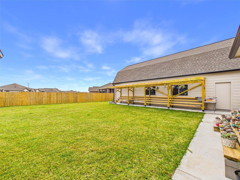 Exterior details and patio area of a home in Pedregal, Galveston (Image 32).