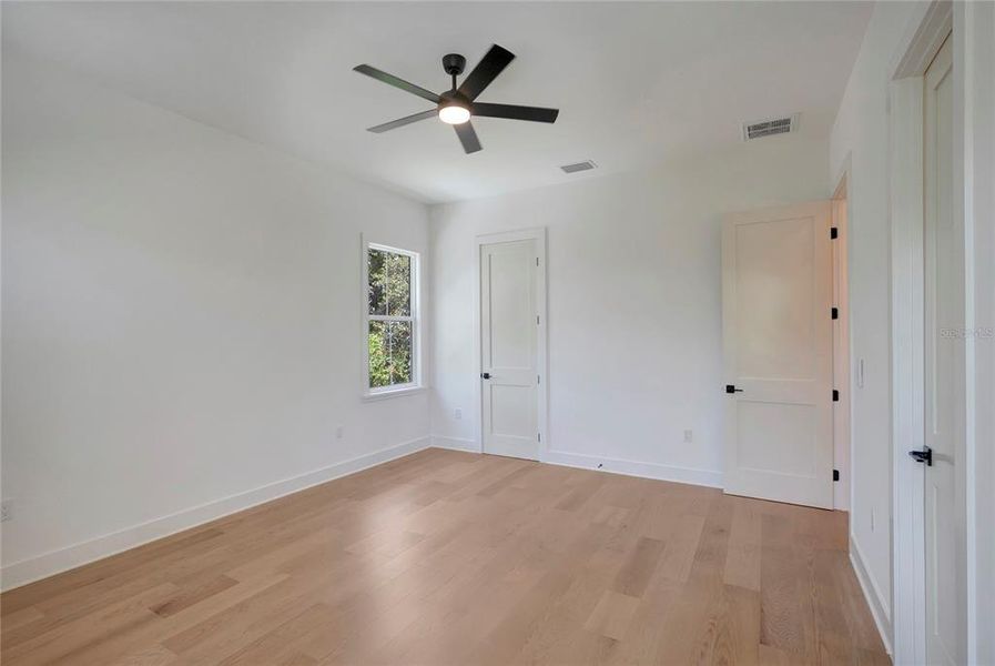 Spacious, unfurnished interior of a new home in , Tampa (Image 70).