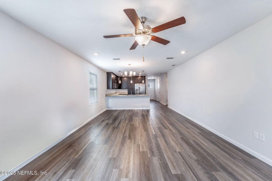 Spacious, unfurnished interior of a new home in , Jacksonville (Image 19).