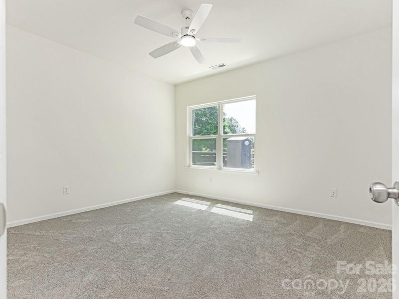 Spacious, unfurnished interior of a new home in , Midland (Image 14).