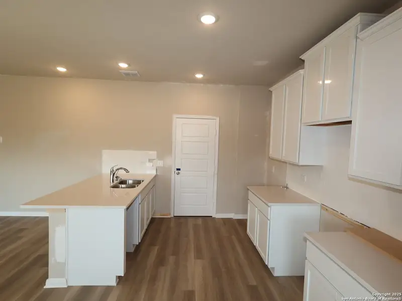 Furnished interior view inside a new home in Winding Brook, San Antonio (Image 10). Furnished interior view inside a new home in Winding Brook, San Antonio (Image 10).