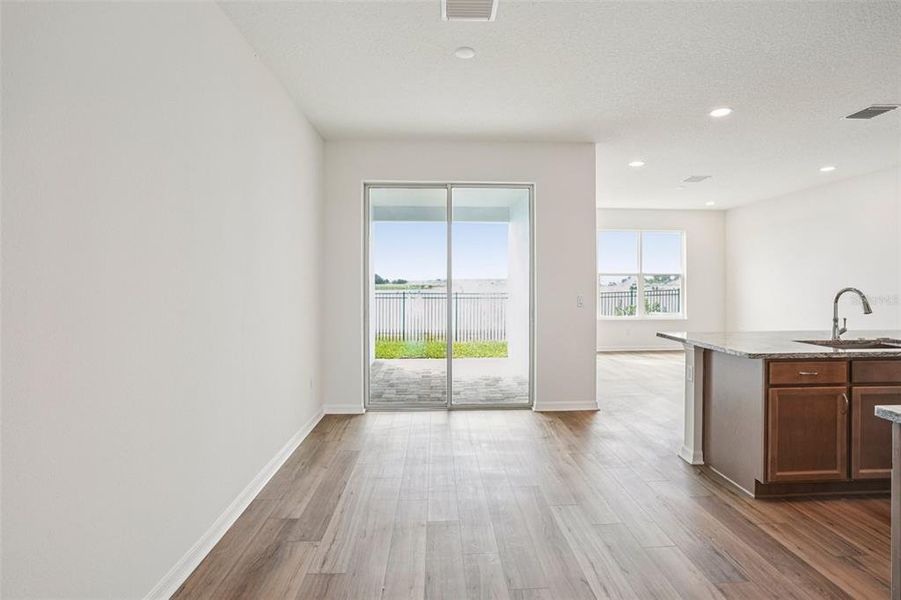 Spacious, unfurnished interior of a new home in Isla Mirada, San Antonio (Image 20).