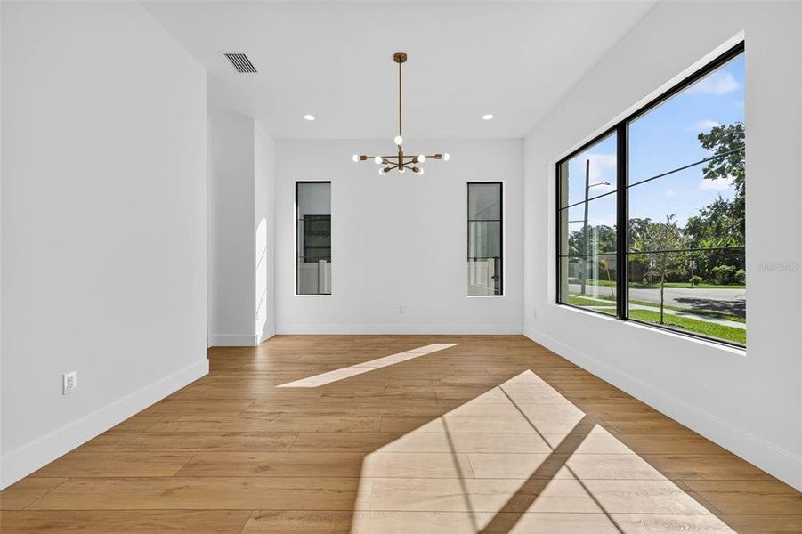 Spacious, unfurnished interior of a new home in , St. Petersburg (Image 18).