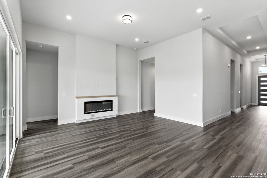 Spacious, unfurnished interior of a new home in Weltner Farms 60’s, New Braunfels (Image 22). Spacious, unfurnished interior of a new home in Weltner Farms 60’s, New Braunfels (Image 22).