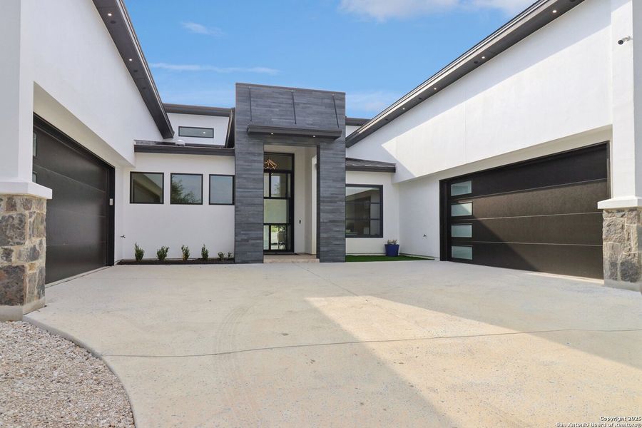 Front exterior of a new home in , San Antonio, TX, highlighting curb appeal (Image 21). Front exterior of a new home in , San Antonio, TX, highlighting curb appeal (Image 21).