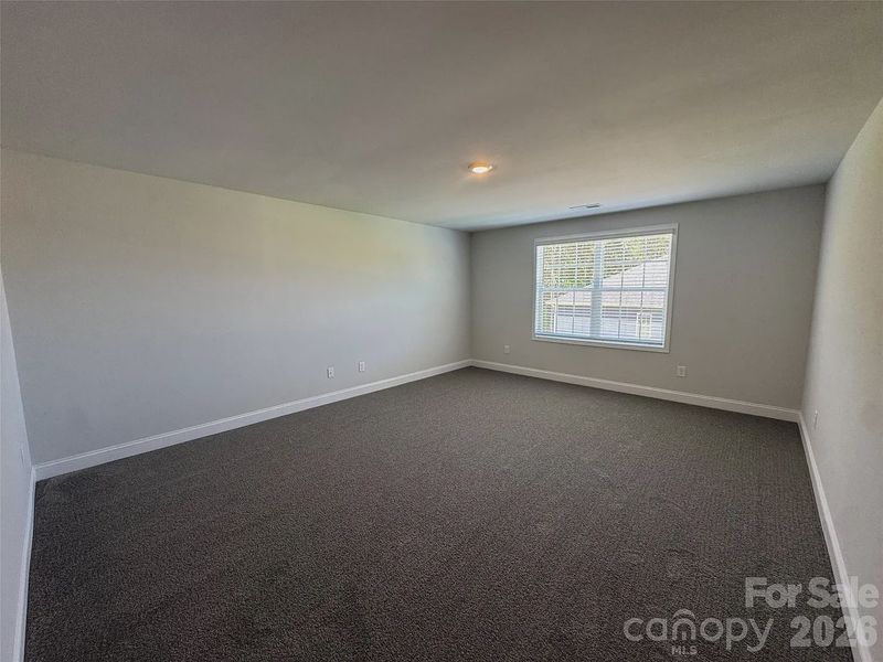 Spacious, unfurnished interior of a new home in Lauren Pines, York (Image 25).