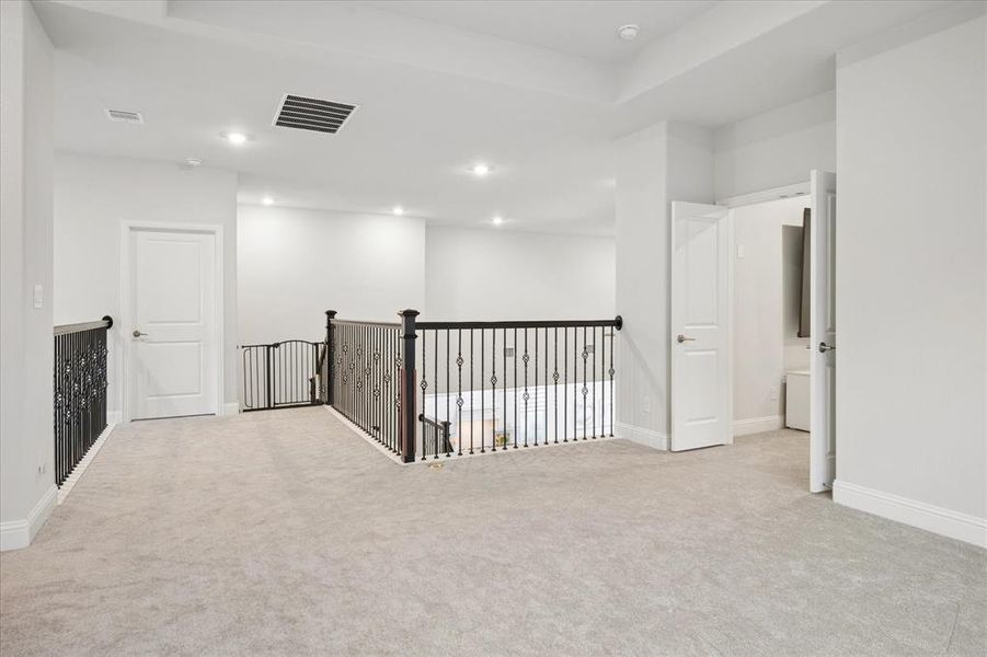 Image 36 of a home in .