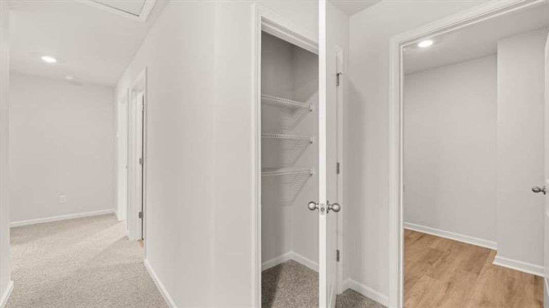 Spacious, unfurnished interior of a new home in Sheffield Highlands, Dallas (Image 36).