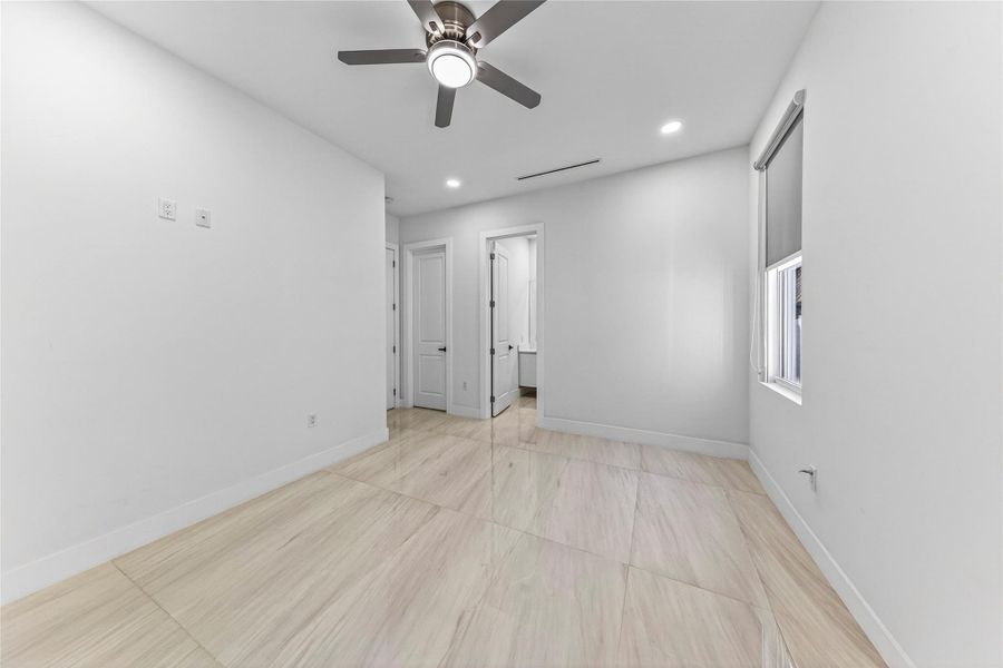 Spacious, unfurnished interior of a new home in , Fort Lauderdale (Image 47).