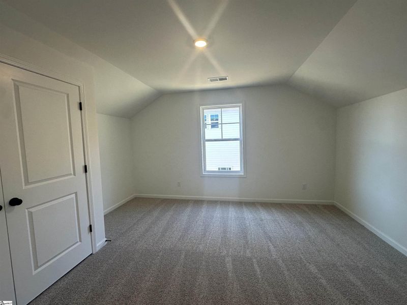 Spacious, unfurnished interior of a new home in Shiloh Trail, Wellford (Image 37).