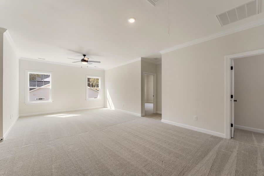 Spacious, unfurnished interior of a new home in Landing at Pine Lake, Anderson (Image 30).