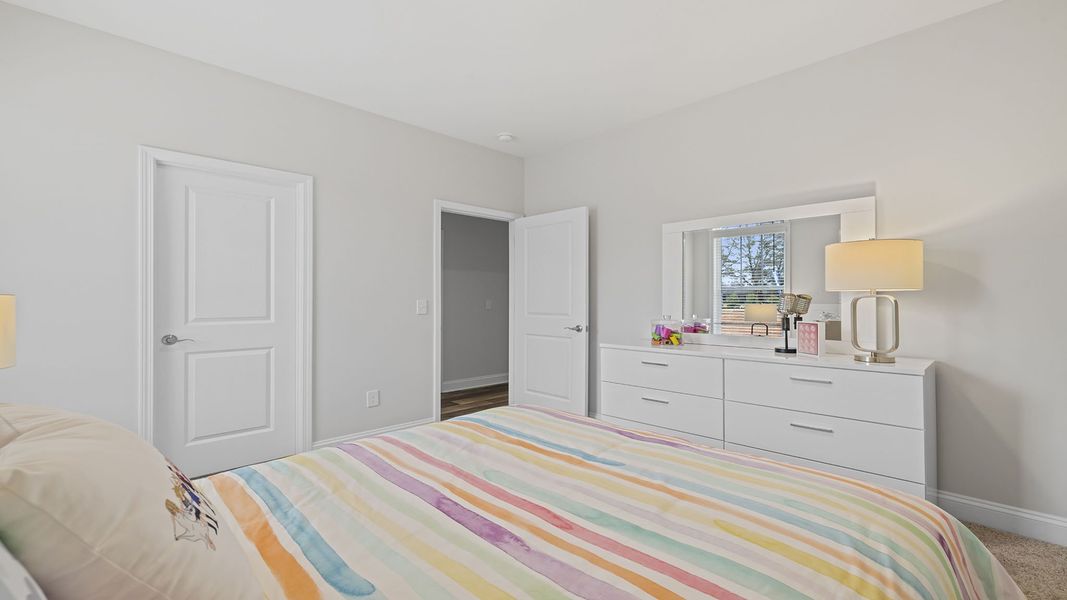 Representative furnished interior of a home built from the Vail by D.R. Horton in Shadowood, Seneca (Image 17).