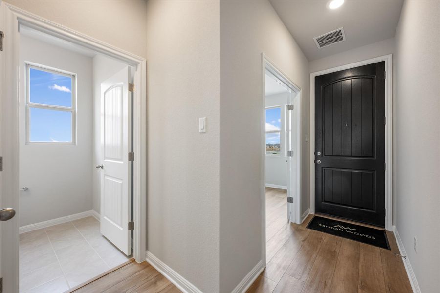 Photos are representative images and renderings for illustrative purposes only. Actual structural options and design images of the home may vary.