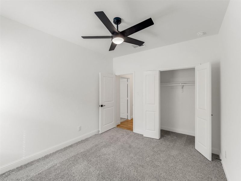 Spacious, unfurnished interior of a new home in Hill & Dale Ranch, Splendora (Image 15).