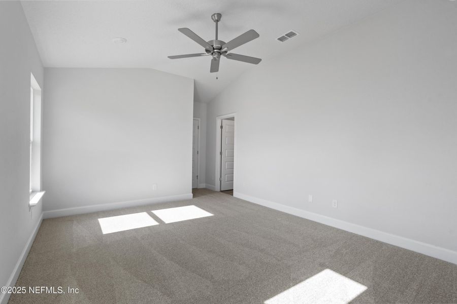 Spacious, unfurnished interior of a new home in Summerglen, Jacksonville (Image 11).