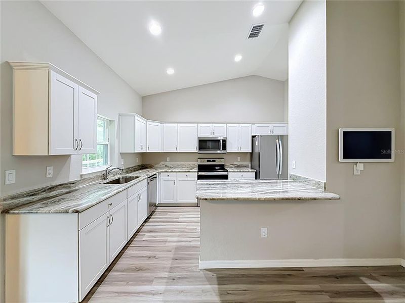 Furnished interior view inside a new home in , Dunnellon (Image 12).